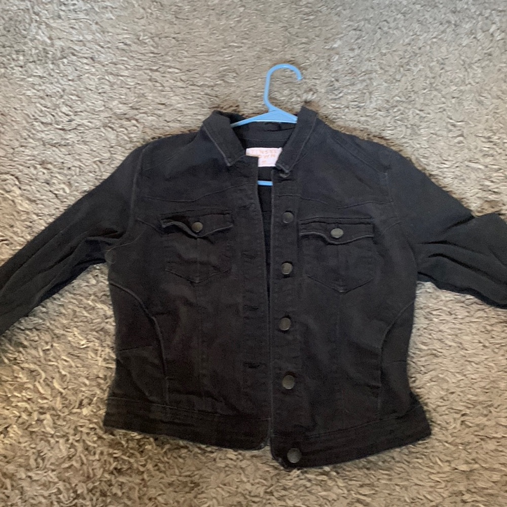 Black cropped jacket